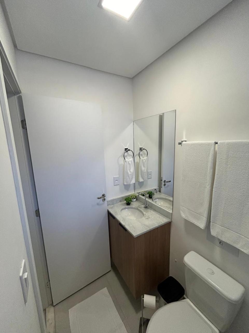 London Apartment Resende