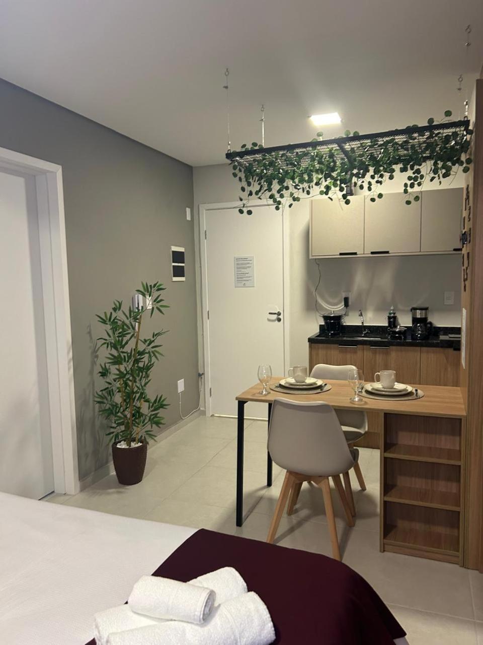 London Apartment Resende