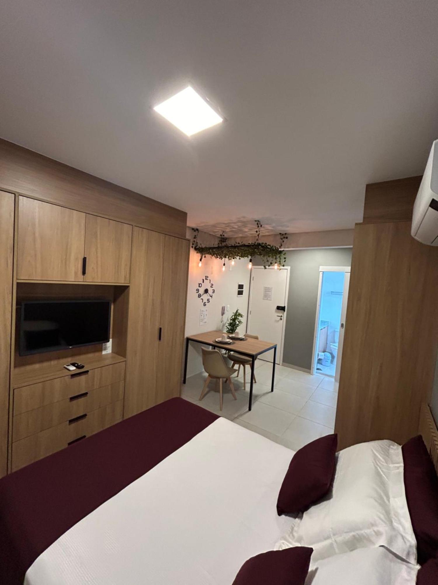 London Apartment *